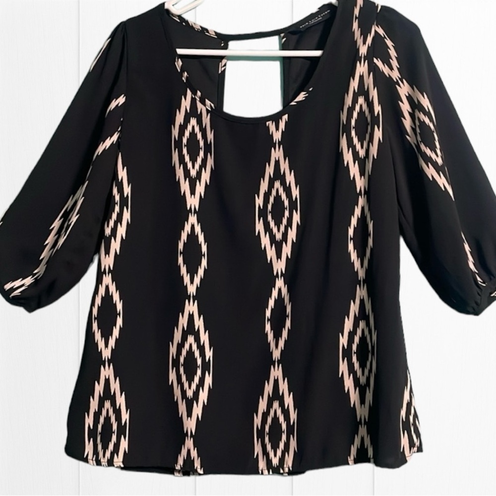 Peach Love Cream blouse size S black/cream 3/4 sleeve open U in back lined